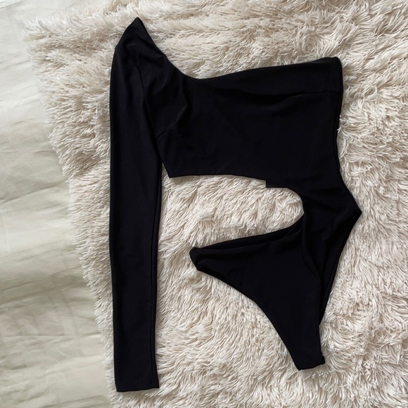 FASHION NOVA - Black Cut Out Off Shoulder Bodysuit - Picture 1 of 6